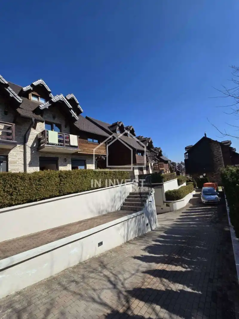 prodaja-luksuznog-dupleksa-zlatibor-1000-sa-dvoristem-i-garazom