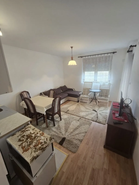 Dnevni boravak i trpezarija, stan 37 m² Zlatibor